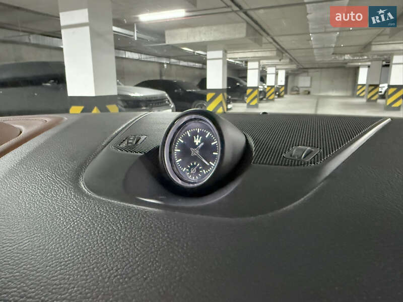 Внедорожник / Кроссовер Maserati Levante 2016 в Днепре