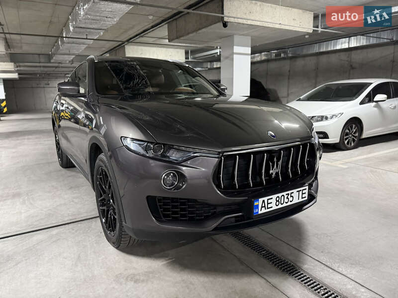 Внедорожник / Кроссовер Maserati Levante 2016 в Днепре