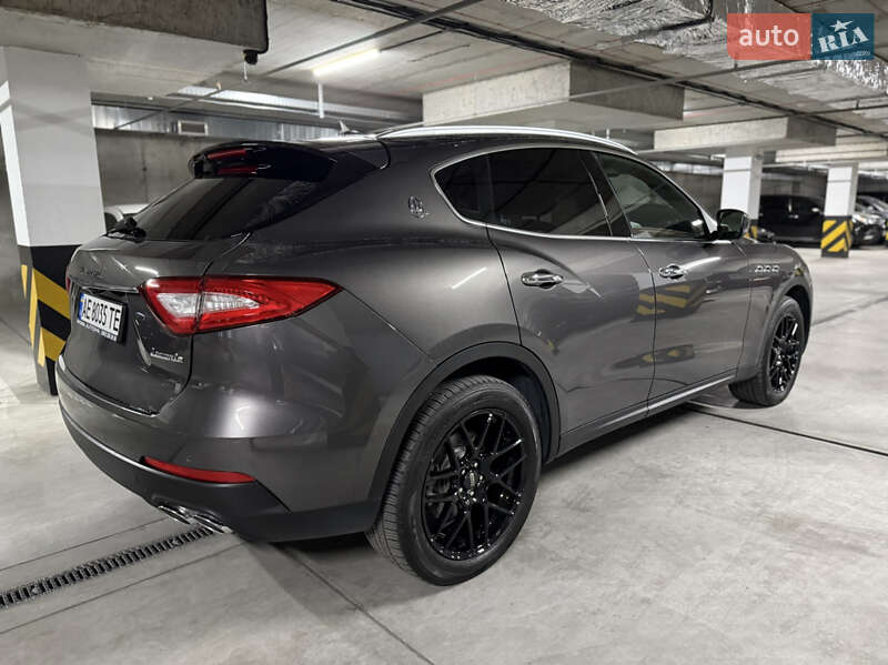 Внедорожник / Кроссовер Maserati Levante 2016 в Днепре
