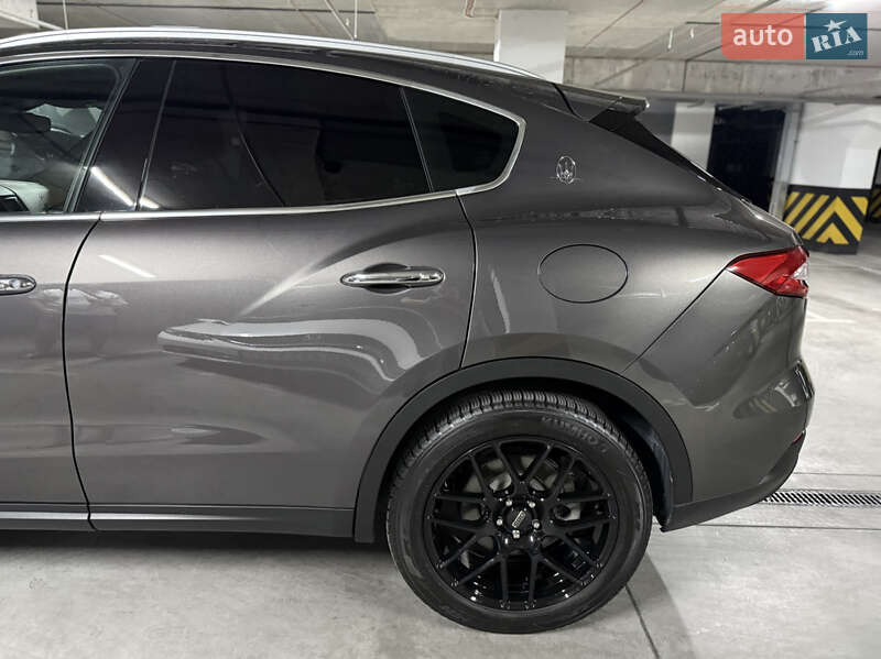 Внедорожник / Кроссовер Maserati Levante 2016 в Днепре