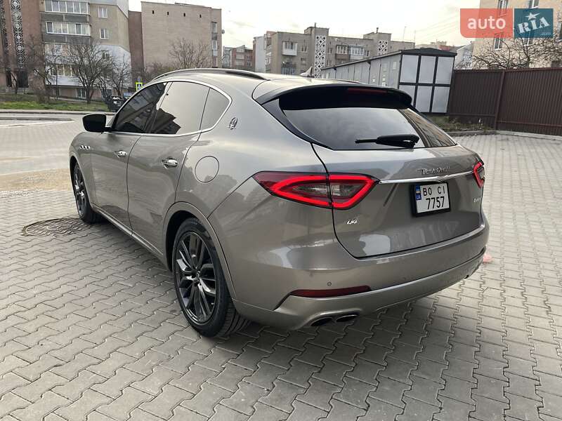 Внедорожник / Кроссовер Maserati Levante 2019 в Тернополе