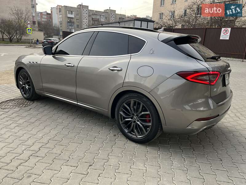 Внедорожник / Кроссовер Maserati Levante 2019 в Тернополе