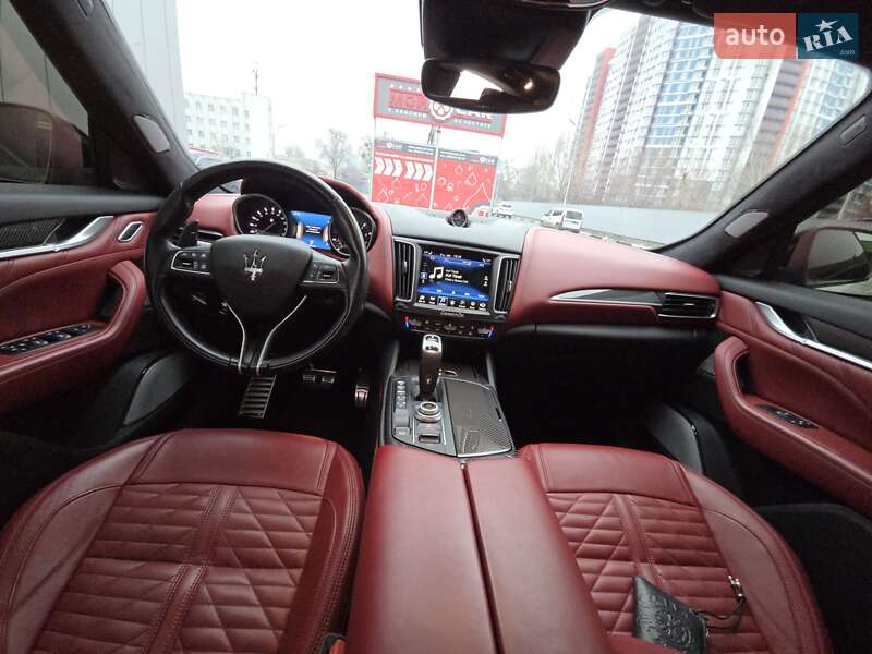 Позашляховик / Кросовер Maserati Levante 2018 в Києві