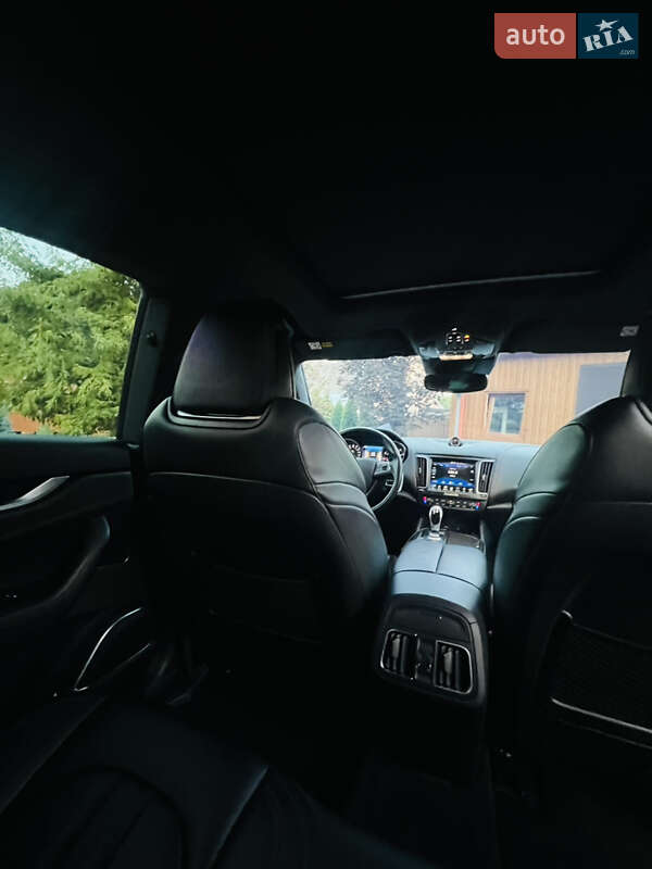 Внедорожник / Кроссовер Maserati Levante 2017 в Ровно фото 11 Внедорожник / Кроссовер Maserati Levante 2017 в Ровно