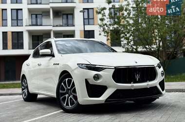 Позашляховик / Кросовер Maserati Levante 2017 в Львові