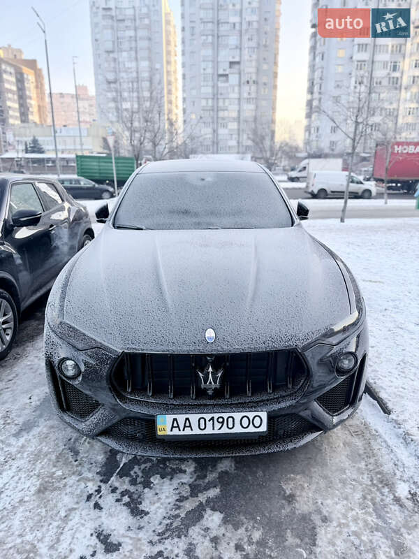 Внедорожник / Кроссовер Maserati Levante 2020 в Киеве