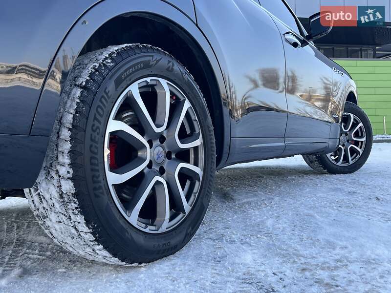 Внедорожник / Кроссовер Maserati Levante 2018 в Киеве