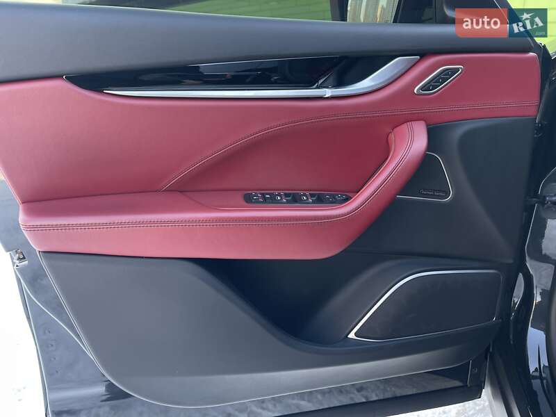 Внедорожник / Кроссовер Maserati Levante 2018 в Киеве