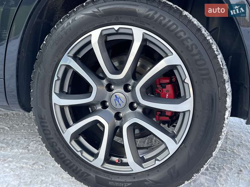 Внедорожник / Кроссовер Maserati Levante 2018 в Киеве