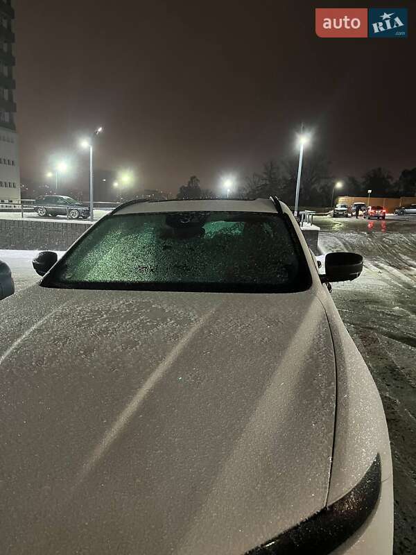 Внедорожник / Кроссовер Maserati Levante 2016 в Киеве