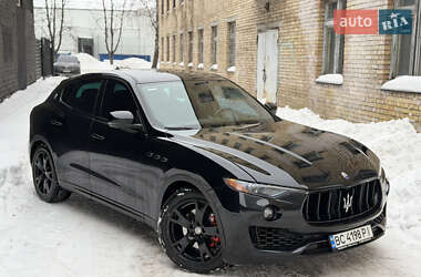 Позашляховик / Кросовер Maserati Levante 2016 в Києві