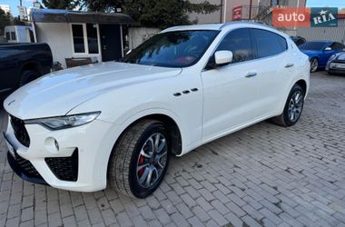 Внедорожник / Кроссовер Maserati Levante 2017 в Львове