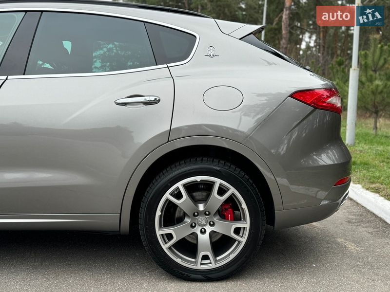 Позашляховик / Кросовер Maserati Levante 2017 в Києві