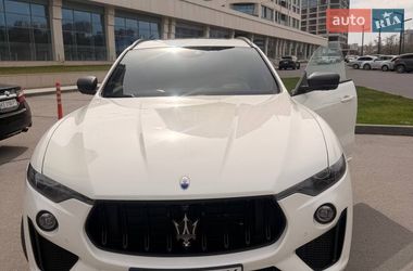 Внедорожник / Кроссовер Maserati Levante 2019 в Днепре