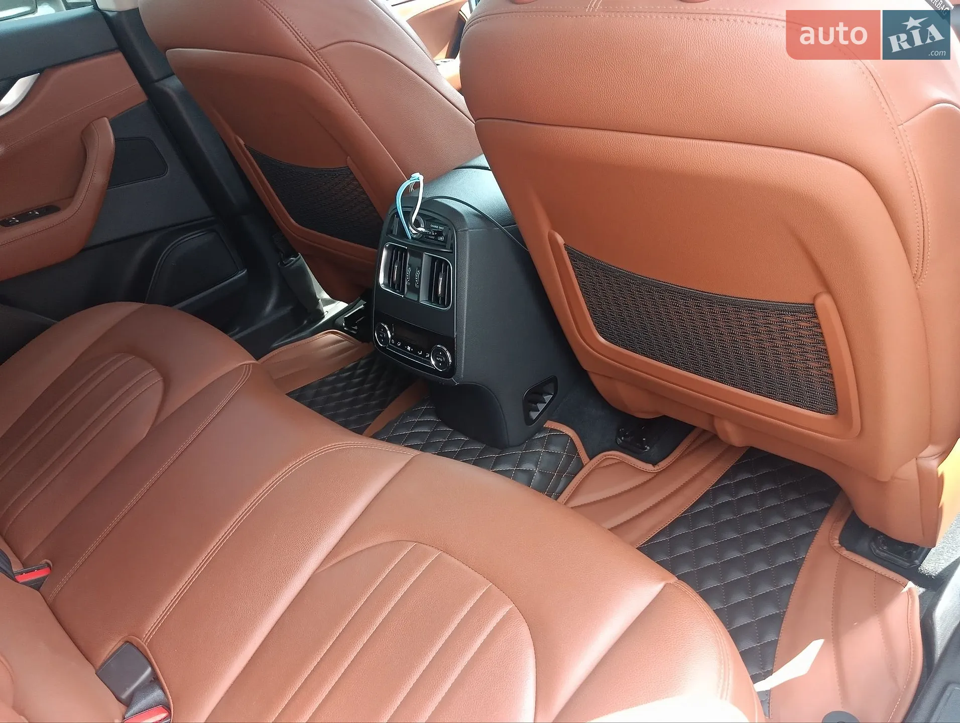 2017 Maserati Levante - мініатюра 24