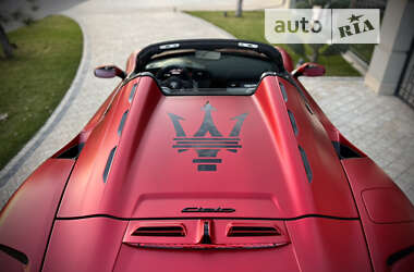 Родстер Maserati MC20 2023 в 