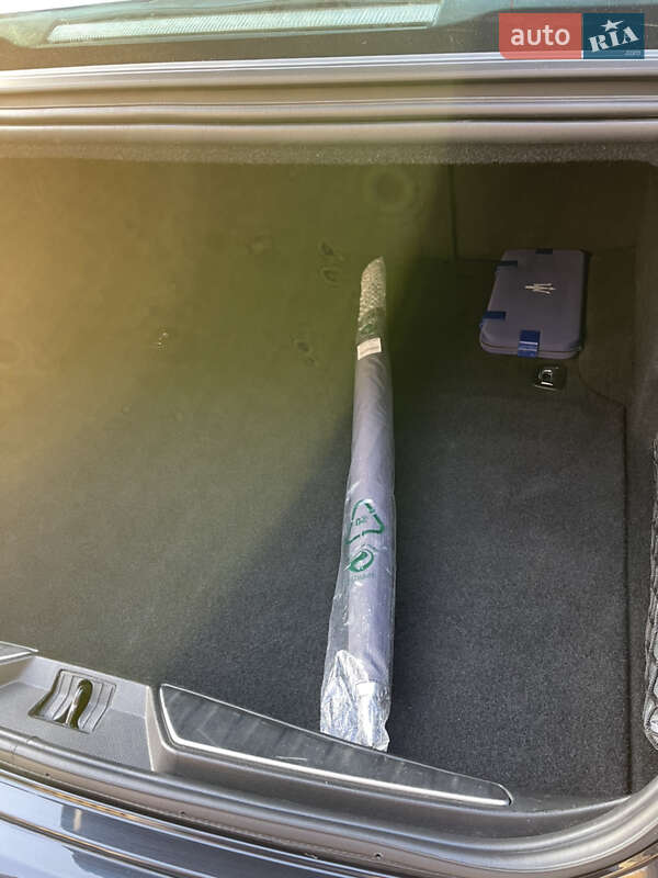 Седан Maserati Quattroporte 2013 в Киеве