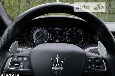 Седан Maserati Quattroporte 2022 в Львове