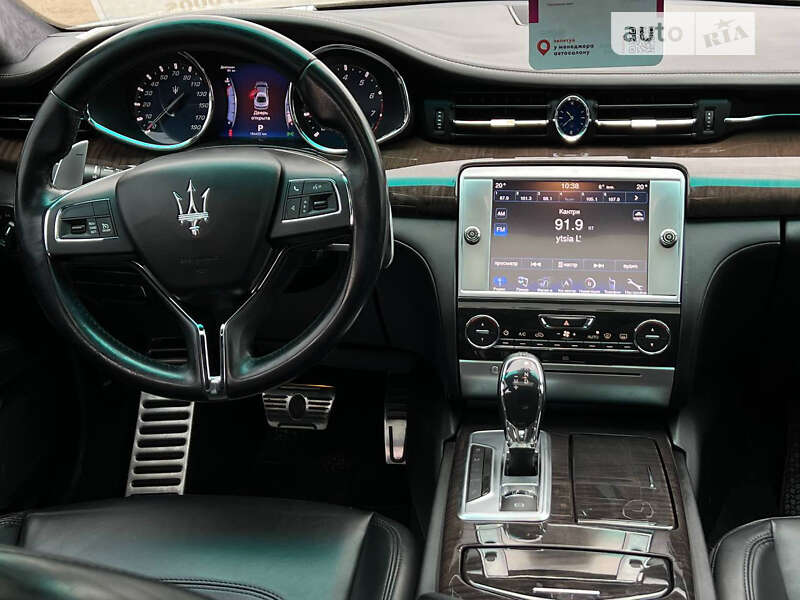 Седан Maserati Quattroporte 2013 в Львові