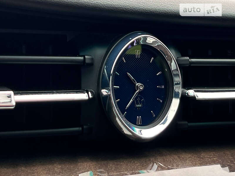 Седан Maserati Quattroporte 2013 в Львові