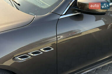 Седан Maserati Quattroporte 2013 в 