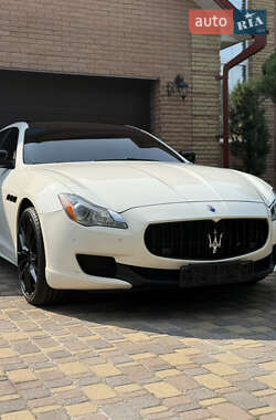 Седан Maserati Quattroporte 2013 в 