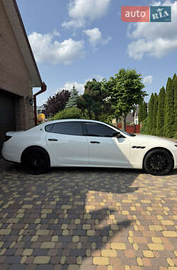 Седан Maserati Quattroporte 2013 в 
