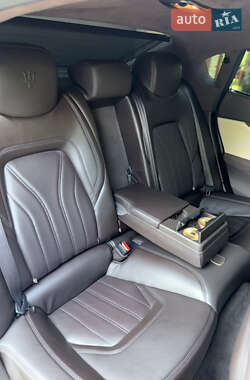 Седан Maserati Quattroporte 2013 в 