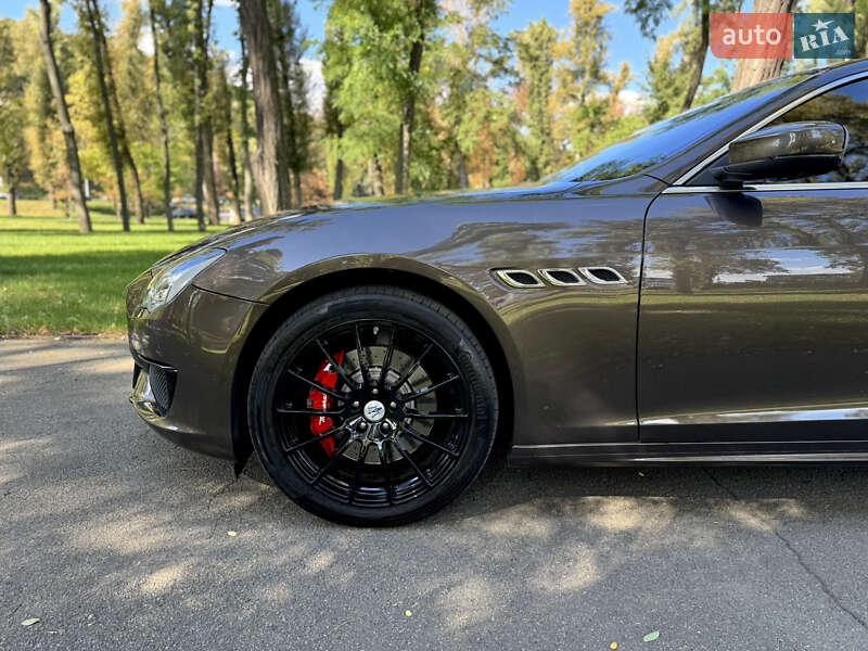 Седан Maserati Quattroporte 2018 в Киеве