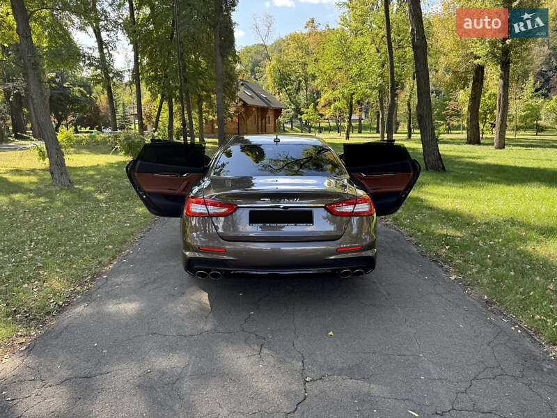 Седан Maserati Quattroporte 2018 в Киеве