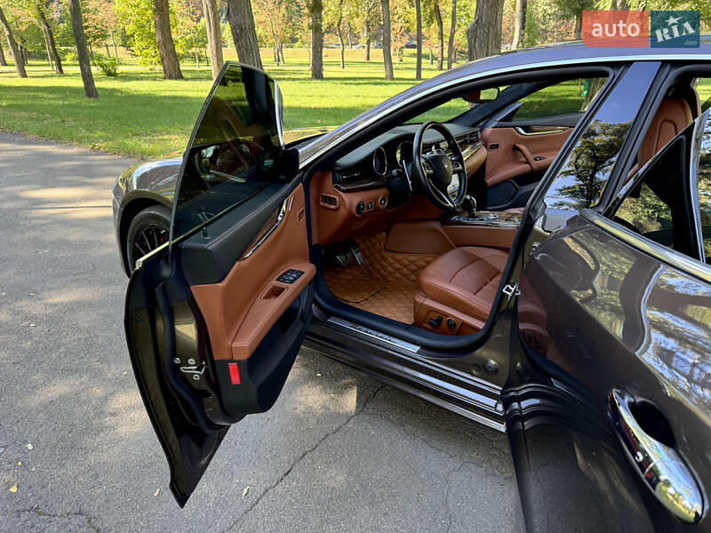 Седан Maserati Quattroporte 2018 в Киеве