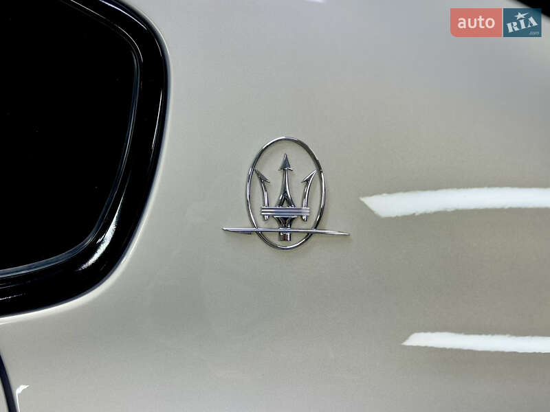Седан Maserati Quattroporte 2013 в Киеве