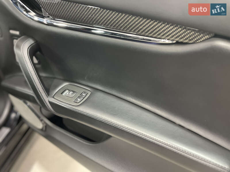 Седан Maserati Quattroporte 2013 в Киеве фото 38 Седан Maserati Quattroporte 2013 в Киеве