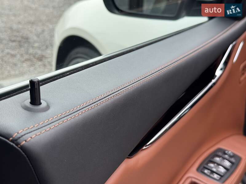 Седан Maserati Quattroporte 2015 в Киеве