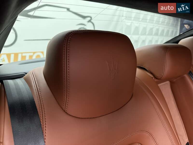 Седан Maserati Quattroporte 2015 в Киеве