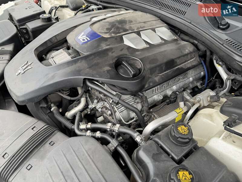 Седан Maserati Quattroporte 2015 в Киеве