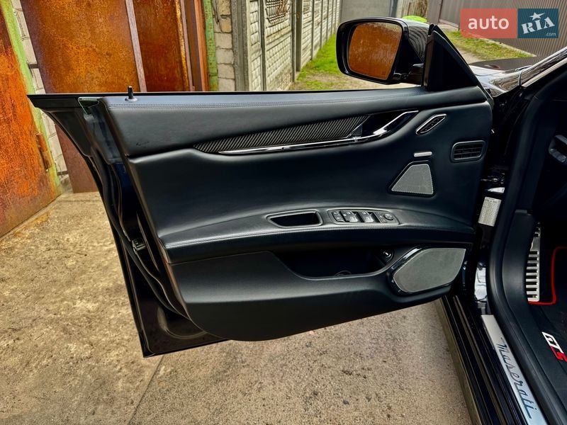 Седан Maserati Quattroporte 2013 в Броварах