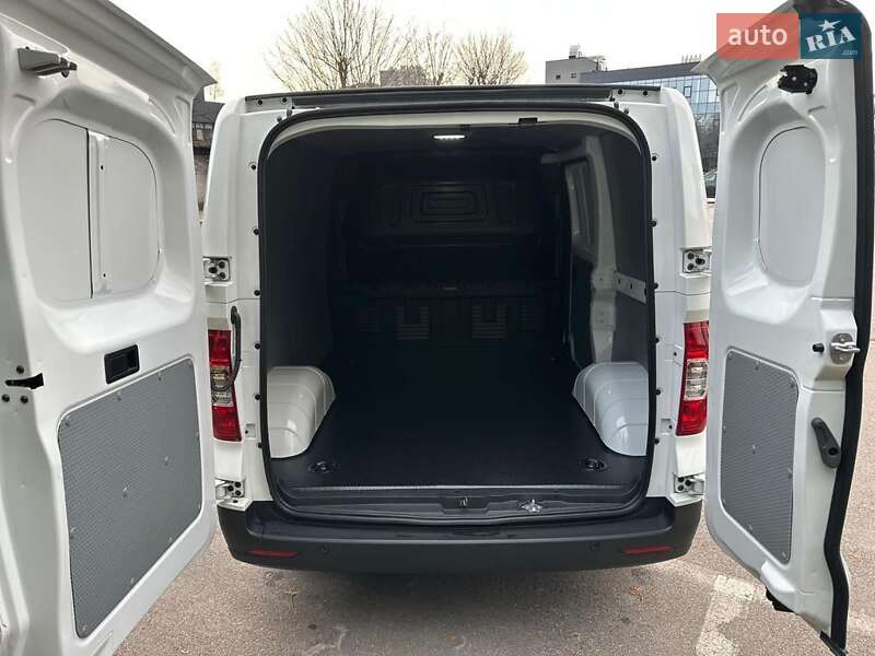Грузовой фургон Maxus e-Deliver 3 2022 в Киеве фото 19 Грузовой фургон Maxus e-Deliver 3 2022 в Киеве