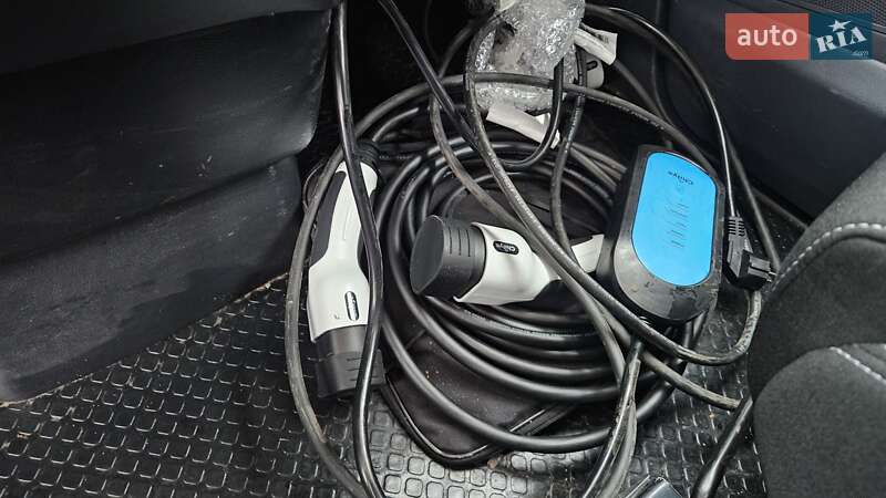 Грузовой фургон Maxus e-Deliver 3 2023 в Радомышле фото 18 Грузовой фургон Maxus e-Deliver 3 2023 в Радомышле