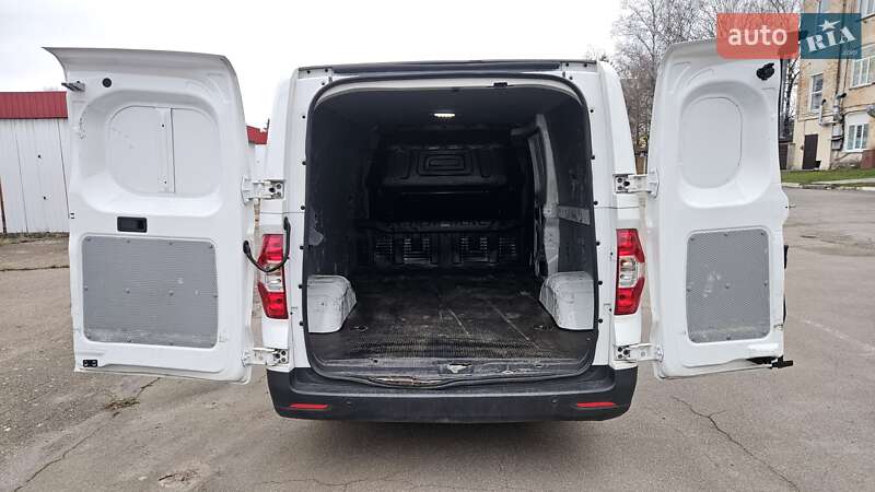 Грузовой фургон Maxus e-Deliver 3 2023 в Радомышле фото 25 Грузовой фургон Maxus e-Deliver 3 2023 в Радомышле