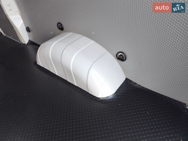 Грузовой фургон Maxus e-Deliver 3 2023 в Киеве