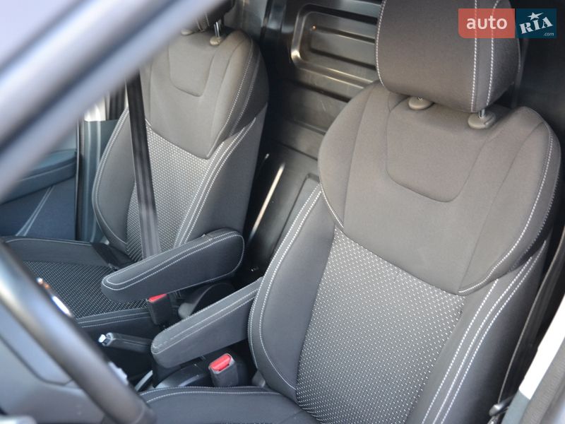 Грузовой фургон Maxus e-Deliver 3 2021 в Луцке фото 15 Грузовой фургон Maxus e-Deliver 3 2021 в Луцке