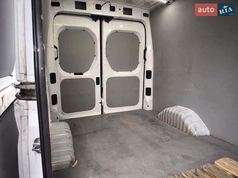 Грузовой фургон Maxus e-Deliver 9 2021 в Киеве