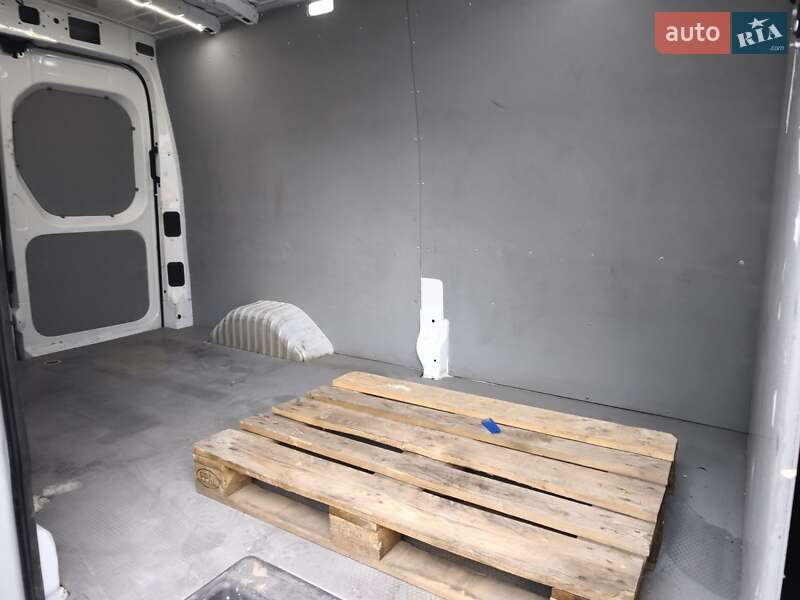 Грузовой фургон Maxus e-Deliver 9 2021 в Киеве