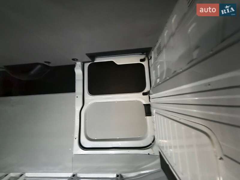 Грузовой фургон Maxus e-Deliver 9 2023 в Киеве