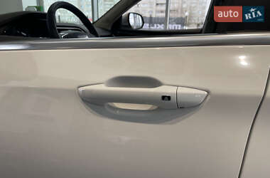 Внедорожник / Кроссовер Maxus Euniq 6 2023 в 