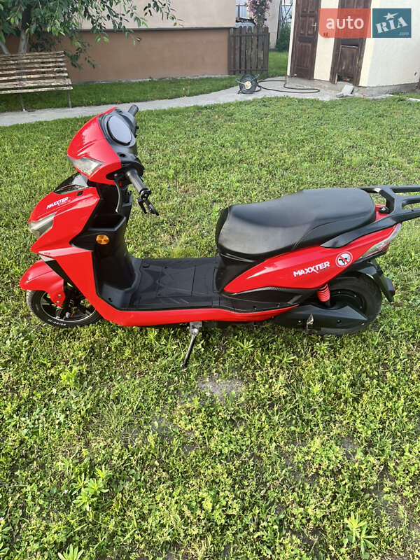 Мопеди Maxxter Neos II 2023 в Погребах