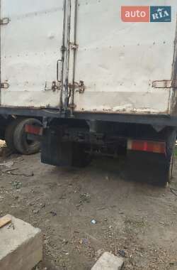 Грузовой фургон МАЗ 533702 2005 в 