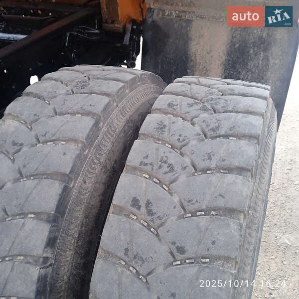 Самосвал МАЗ 555102 2008 в Городке