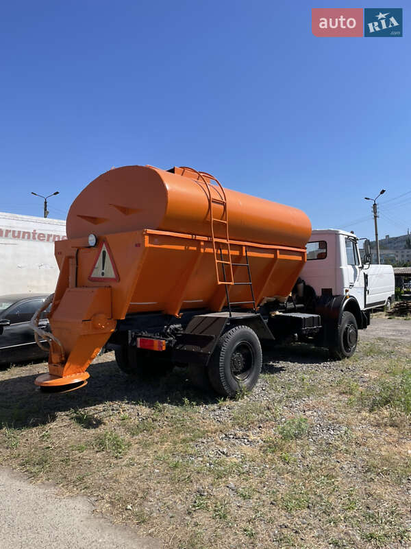 Пескоразбрасывающая машина МАЗ 5571 2009 в Одессе